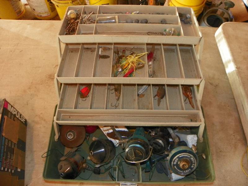 lot 133 image: TACKLE BOX WITH LURES AND REELS