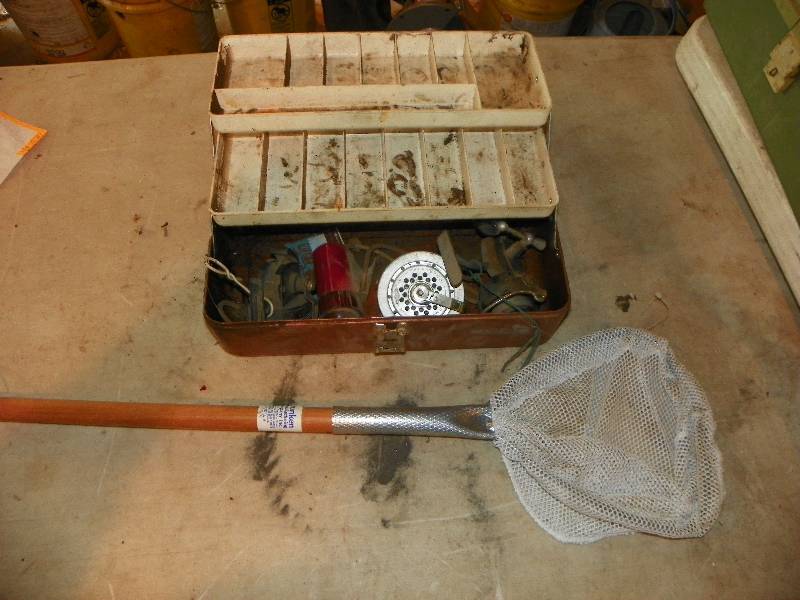 lot 140 image: TACKLE BOX WITH CONTENTS AND MINNOW NET