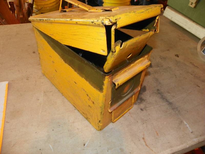 lot 141 image: METAL AMMO BOX WITH CONTENTS, SMALL TOOLS