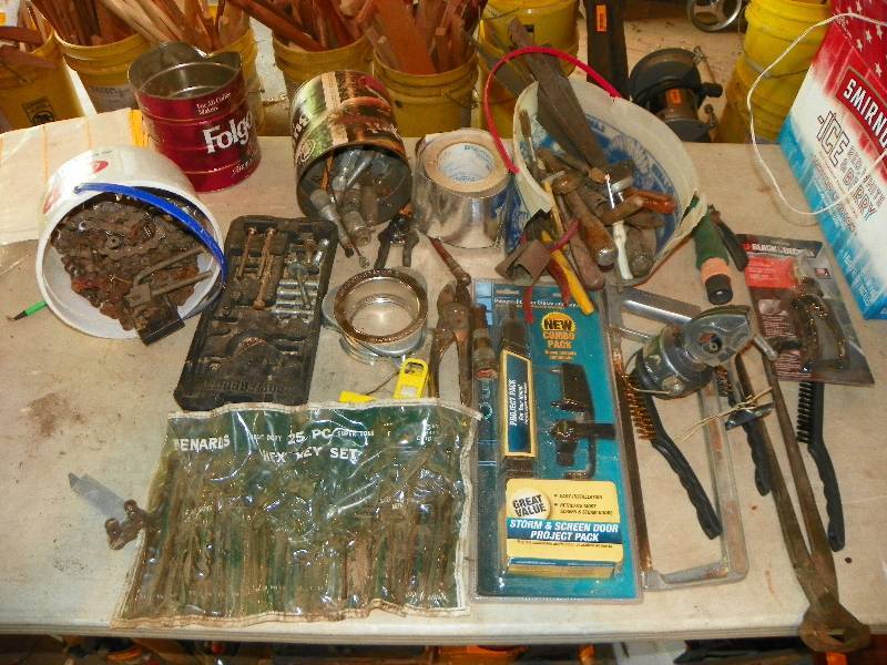 lot 151 image: GARAGE MISC ITEMS AND TOOLS