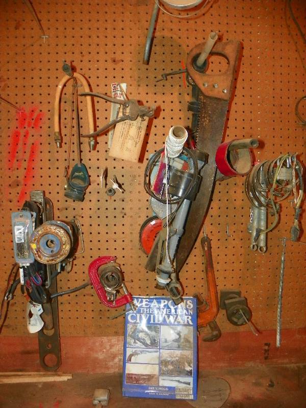 lot 158 image: SAW AND MISC  TOOLS