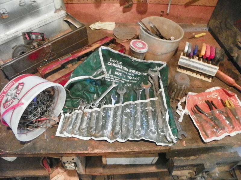 lot 160 image: GARAGE MISC ITEMS AND TOOLS