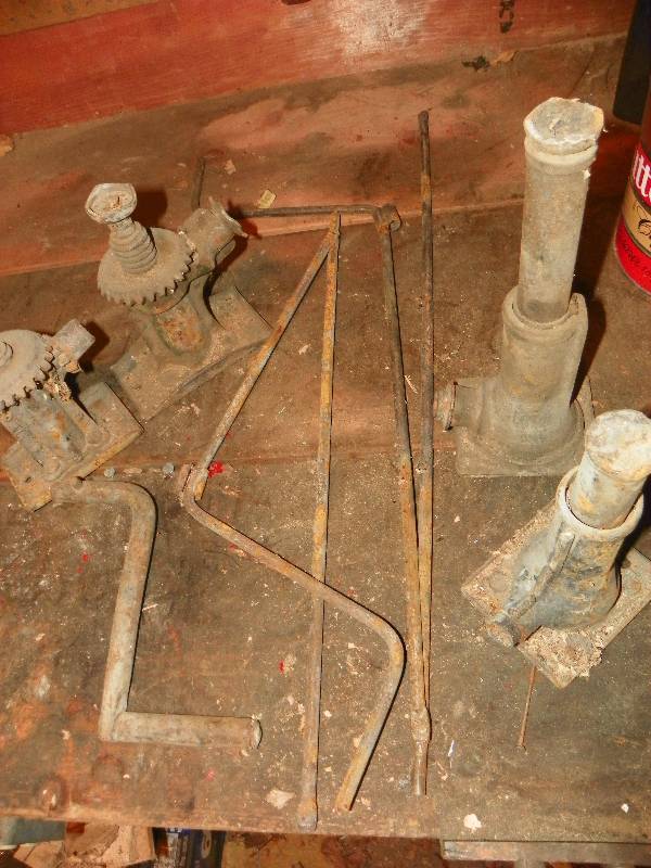 lot 164 image: VINTAGE JACKS