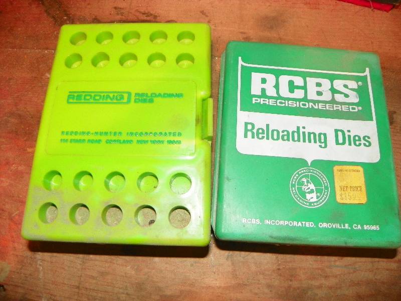 lot 220 image: RELOADING DIES