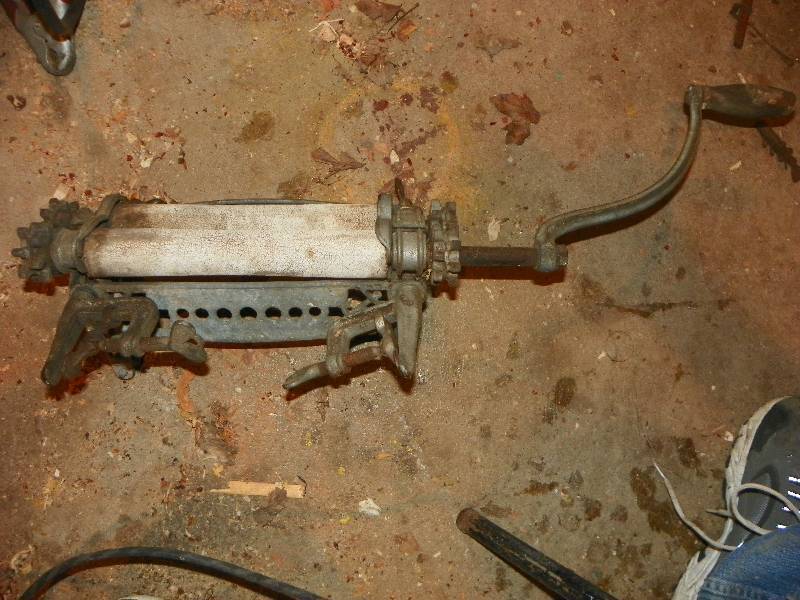 lot 248 image: VINTAGE WASHER RINGER ATTACHMENT