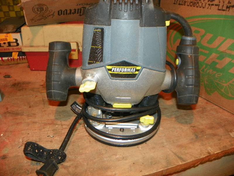 Performax plunge outlet router