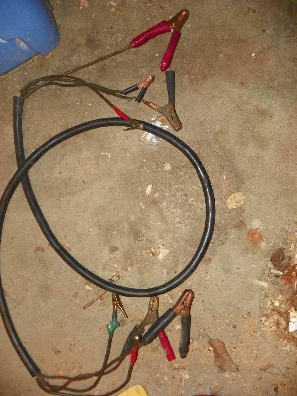 lot 259 image: JUMPER CABLES