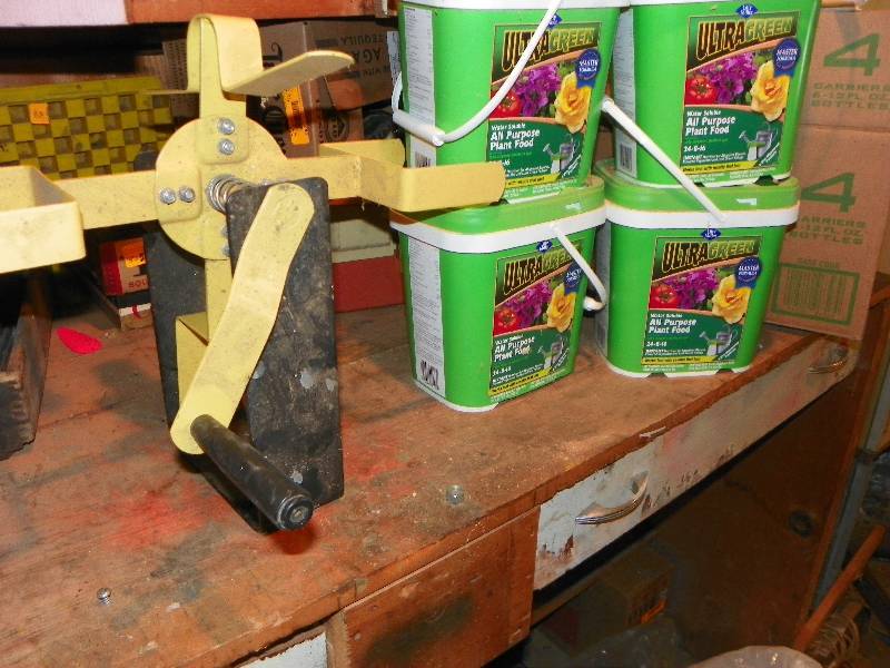 lot 262 image: AIR HOSE REEL AND PLANT FOOD