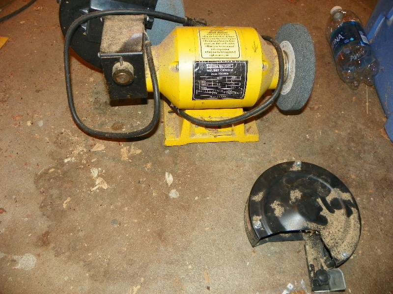 lot 271 image: CENTRAL MACHINERY WETDRY GRINDER