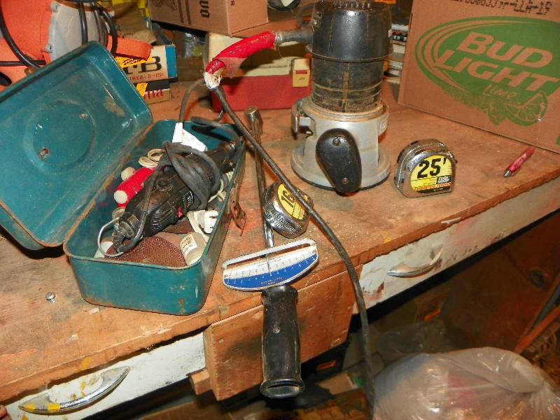 lot 272 image: GARAGE MISC ITEMS AND TOOLS