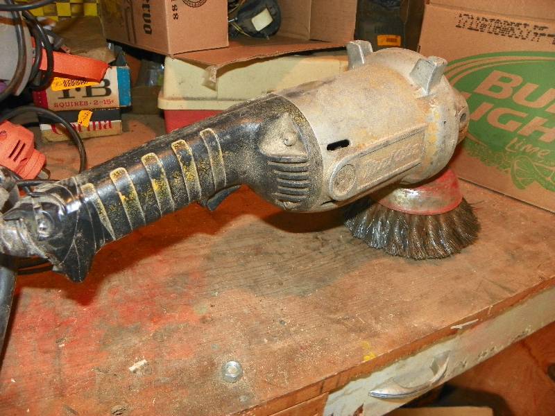 lot 275 image: MAKITA SANDER -GRINDER