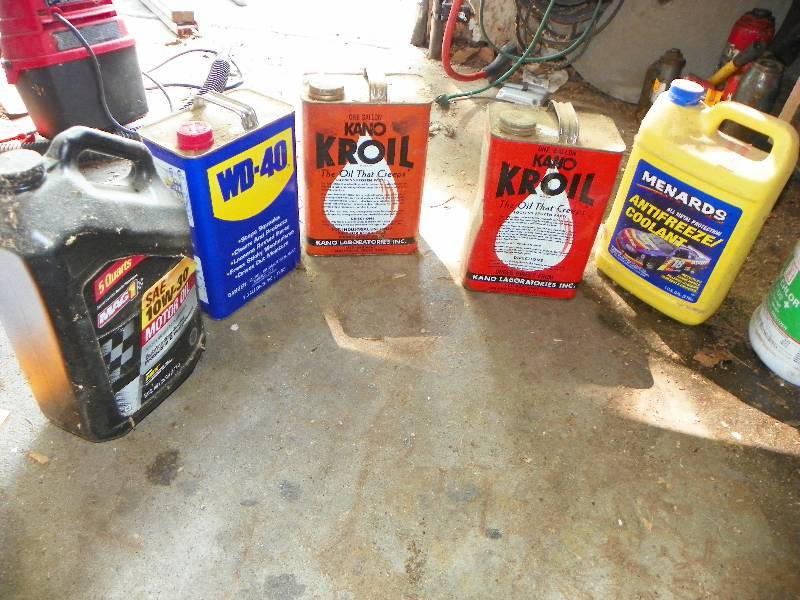 lot 292 image: OILS, ANTIFREEZE AND WD-40