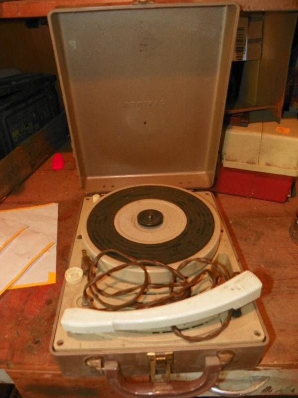 lot 299 image: VINTAGE RECORD PLAYER