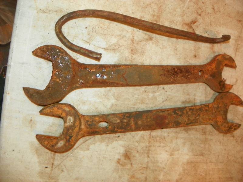 lot 327 image: VINTAGE TOOLSWRENCHES