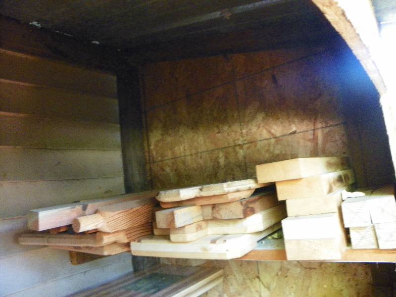 lot 348 image: WOOD SCRAPS FOR CRAFTING