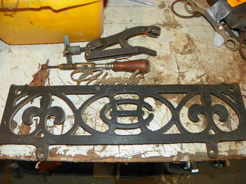 lot 360 image: GARAGE MISC ITEMS