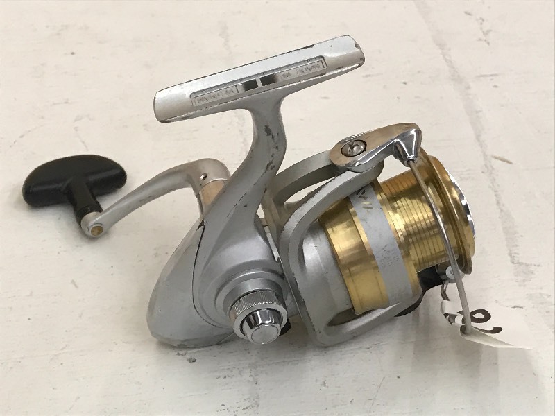 lot 24 image: Daiwa SweepFire 2500-2B Reel ...
