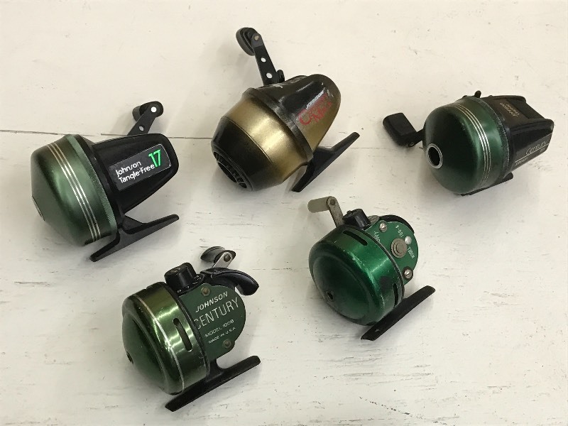 lot 37 image: (5) Assorted Johnson Spin-Cast Reel...