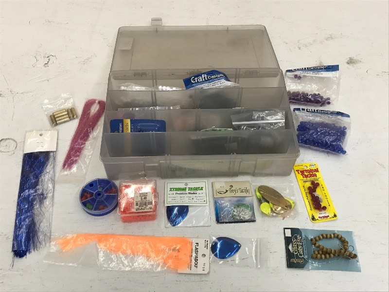 lot 49 image: Plasitc Tray Full Of Assorted Tackl...