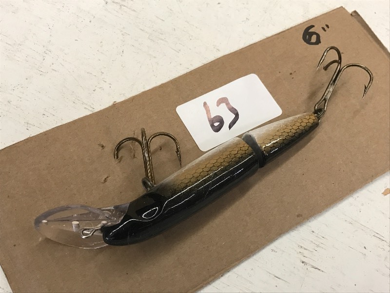 lot 63 image: (1) 6 Jointed Muskie Lure ...