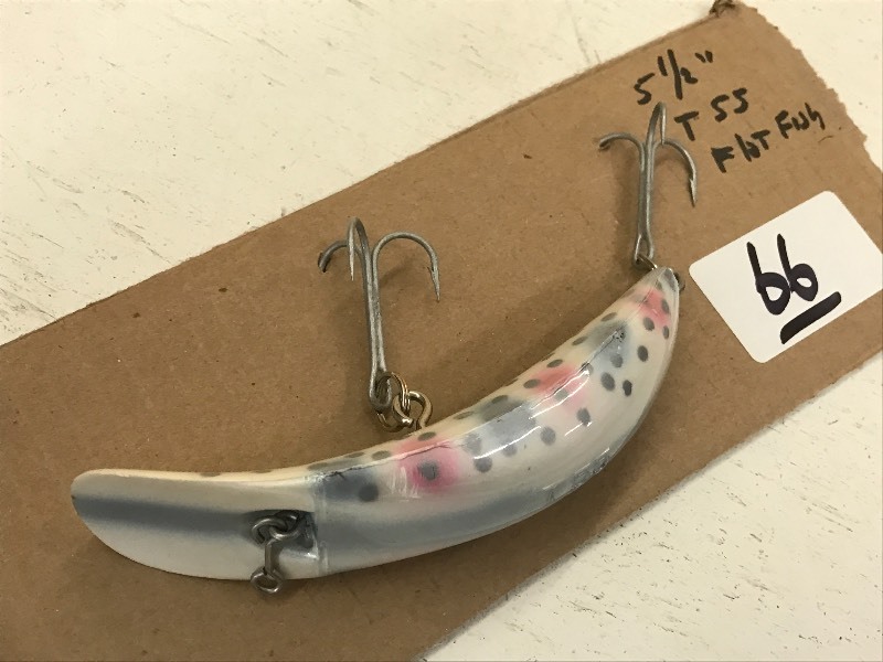 lot 66 image: (1) 5.5 T55 Flat Fish Muskie Lure ...