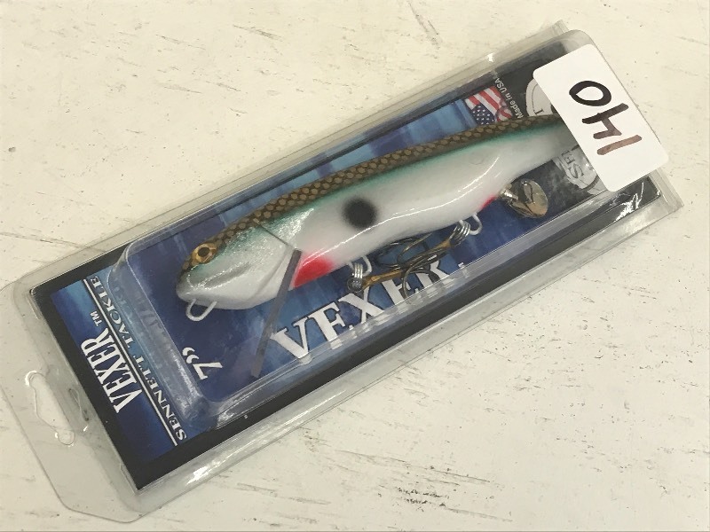 lot 140 image: (1) New Vexer 7 Muskie Lure ...