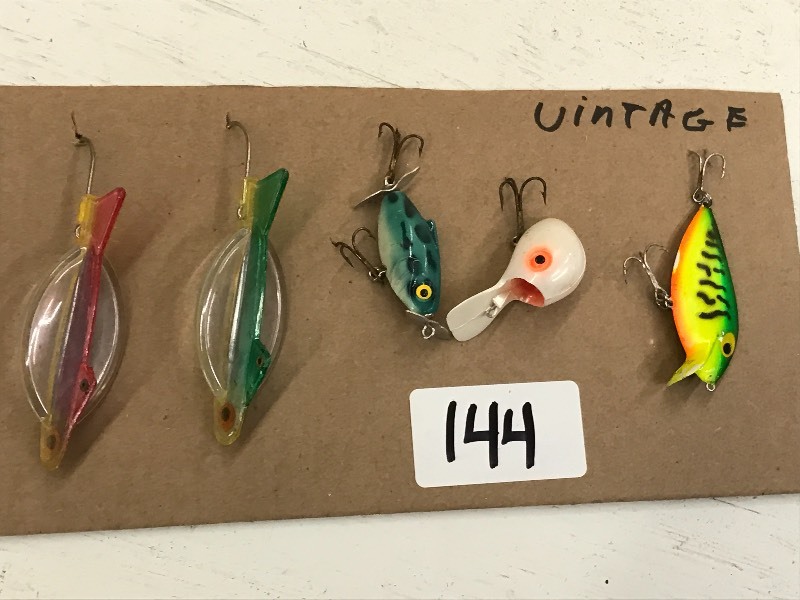 lot 144 image: (5) Assorted Vintage Fishing Lures ...
