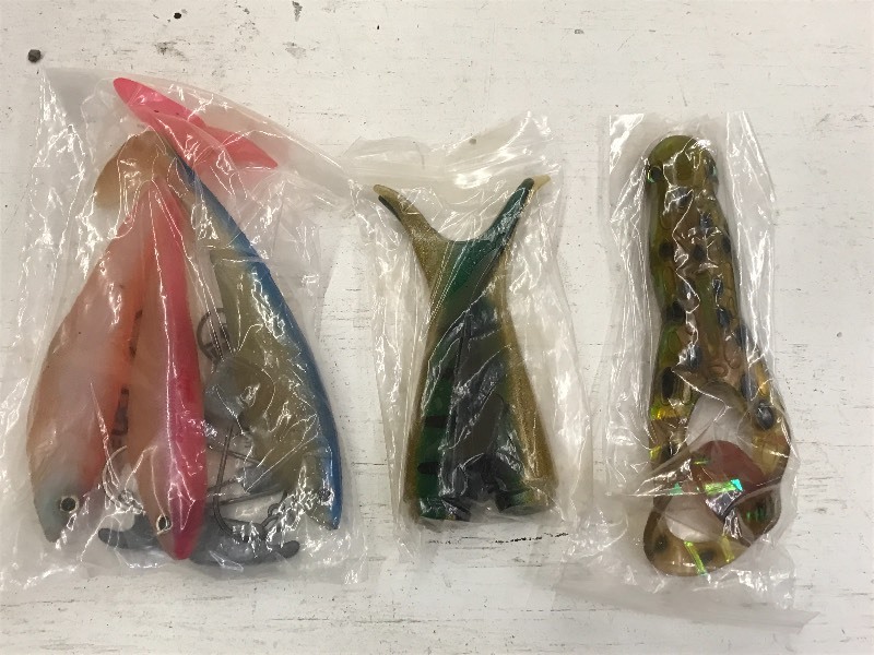 lot 164 image: Bag Of Assorted Muskie Soft Baits ...