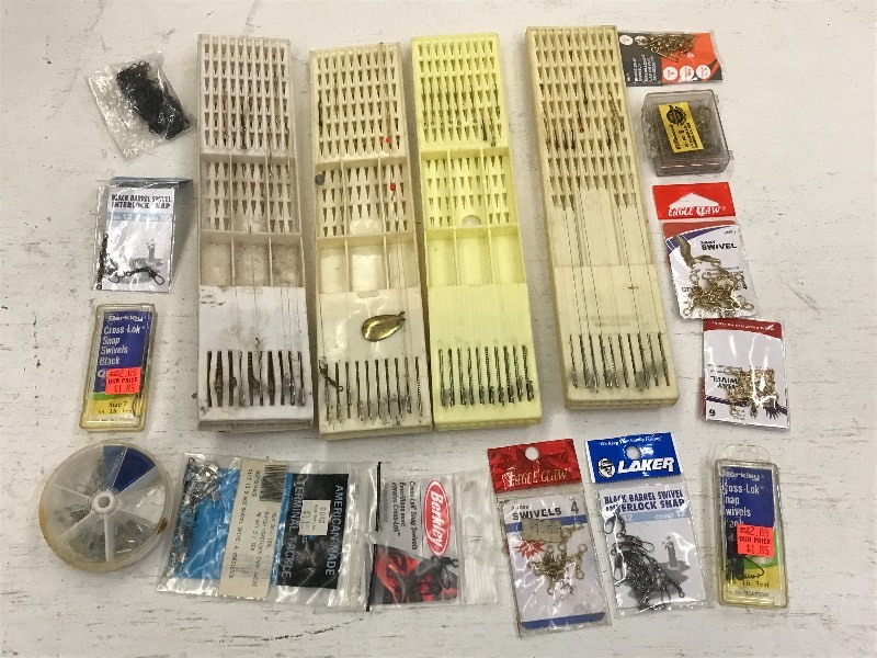 lot 199 image: Flat Of Assorted Bait Holders, Swiv...