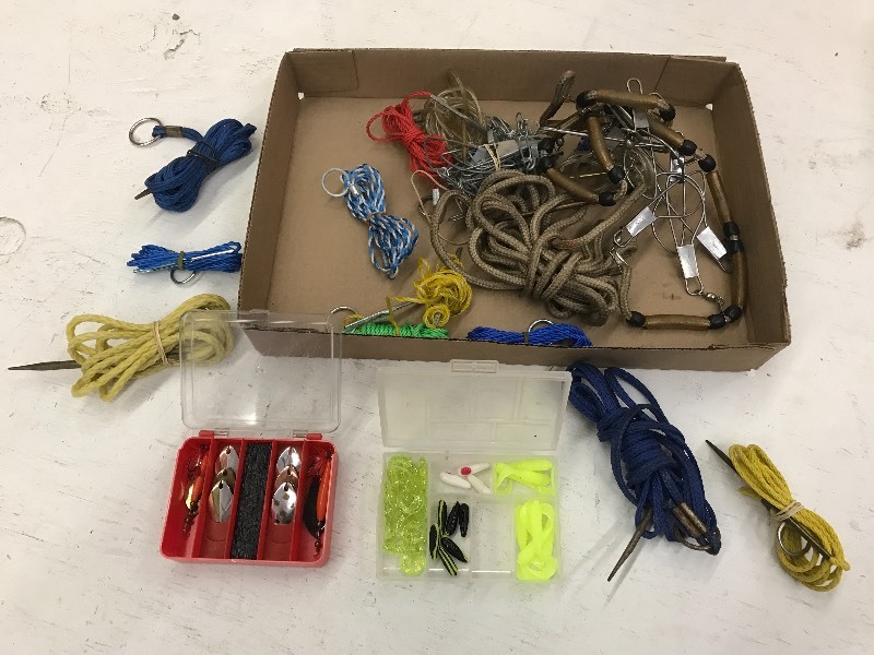 lot 204 image: Flat Of Assorted Fish Stringers & T...