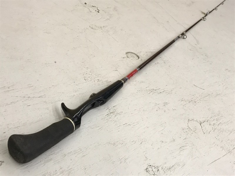 lot 207 image: Heddon 1399 5.5ft Medium-Action Rod...