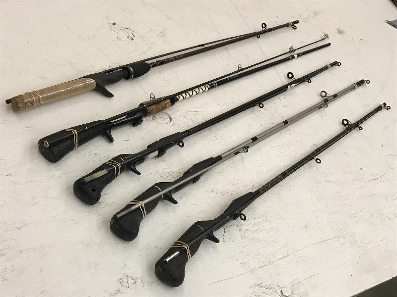 lot 246 image: Lot Of (4) Assorted 2-Piece Rods ...