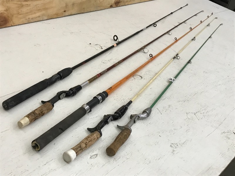 lot 252 image: Lot Of (5) Assorted Vintage Rods ...