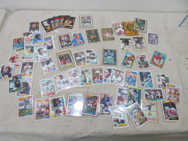 lot 43 image: Lot of Vintage Sports Cards in Cases
