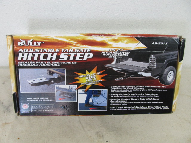 lot 45 image: NEW IN BOX Truck Hitch Step