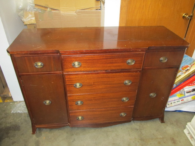 lot 49 image: Vintage Wood Dresser wCabinets