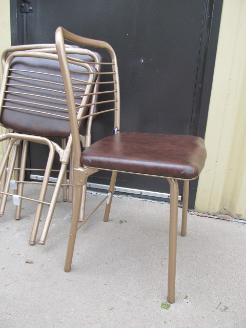lot 53 image: Set of 4 Mid Century COSCO Folding Chairs