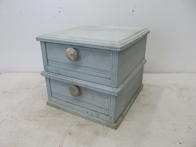 lot 22 image: Vintage Painted Wood 2-Drawer Cabinet