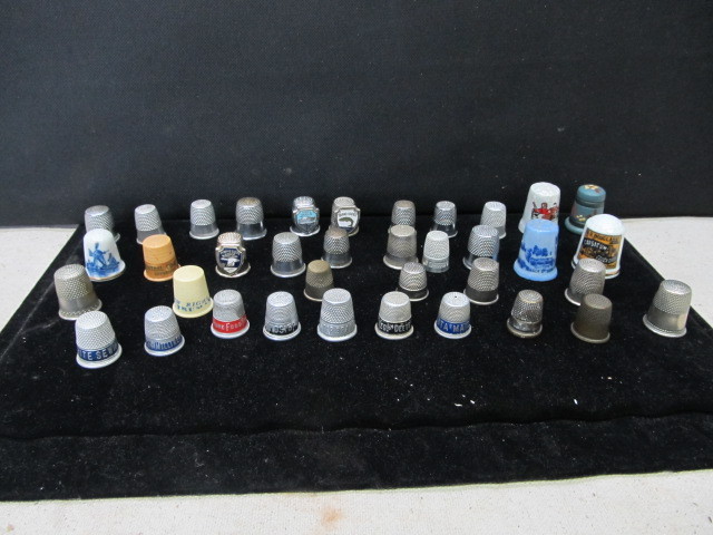 lot 35 image: Collection of Vintage & Antique Thimbles