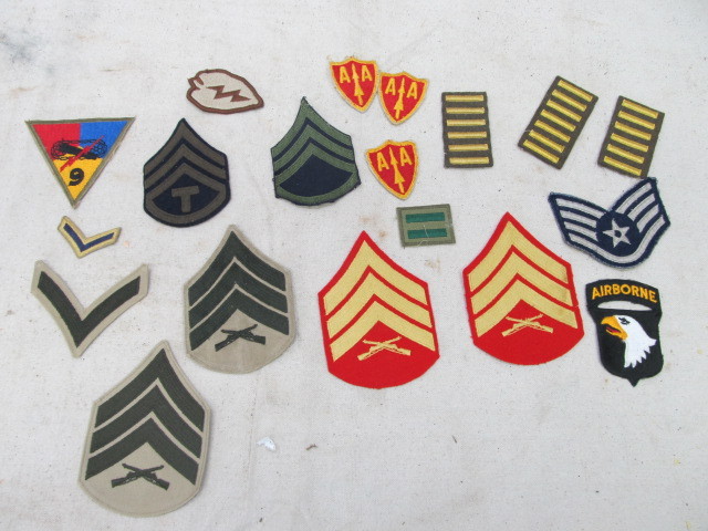 lot 40 image: Lot of old Military patches