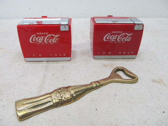 lot 41 image: Vintage Coca Cola Cooler Music Boxes & bottle Opener