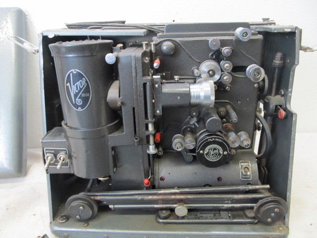 victor 16mm projector