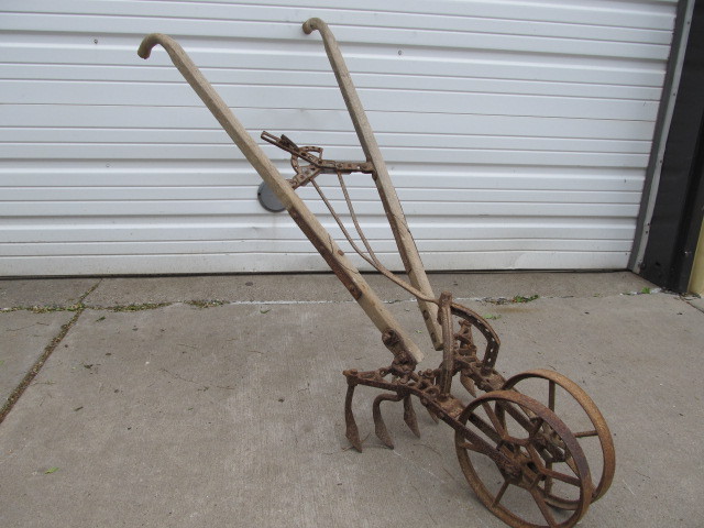 lot 8 image: Antique 19th Century Farm Cultivator Implement
