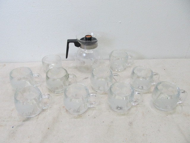 lot 88 image: Vintage NESTLE World Coffee Set