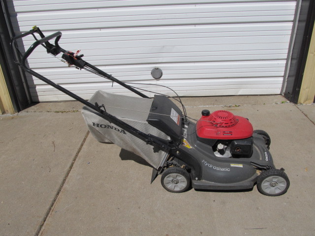 lot 91 image: Working HONDA Lawnmower