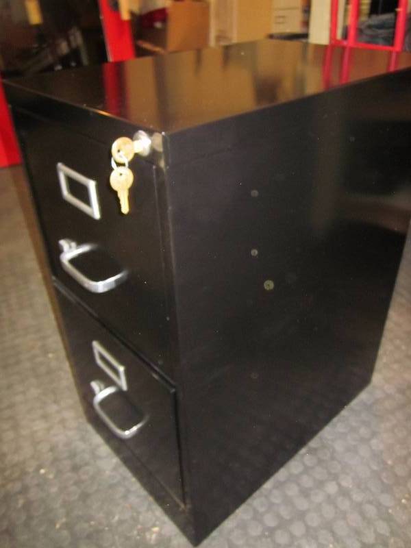 lot 18 image: Black 2 Drawer Locking File Cabinet with Keys