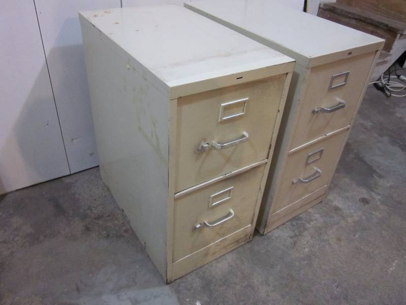 lot 21 image: Two 2 Drawer File Cabinets