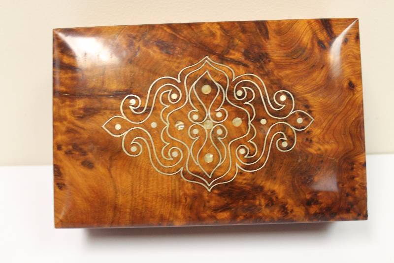 Mother Of Pearl Box. Moroccan Thuya Wood