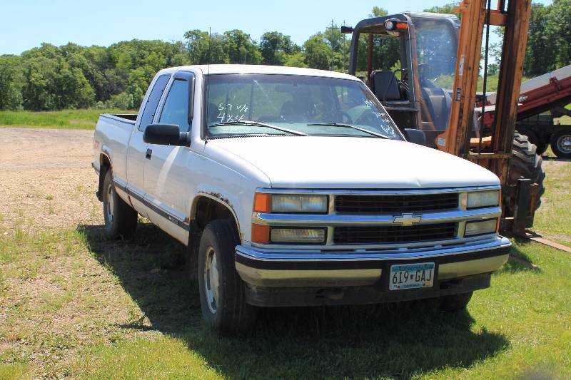 lot 7 image: Chevy Silverado Pickup Truck