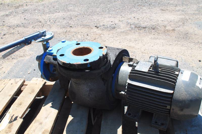 lot 8 image: Water Pump